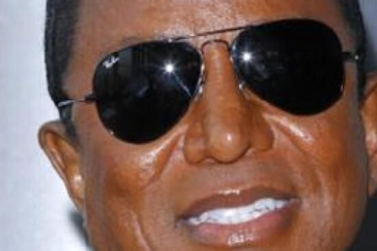 "Découvrez l'univers amusant de Jermaine Jackson dans 'Les Étoiles du Rire'!"