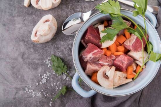 "Le pot-au-feu, l'incontournable réconfort de nos repas : à table avec Cyril Lignac !"